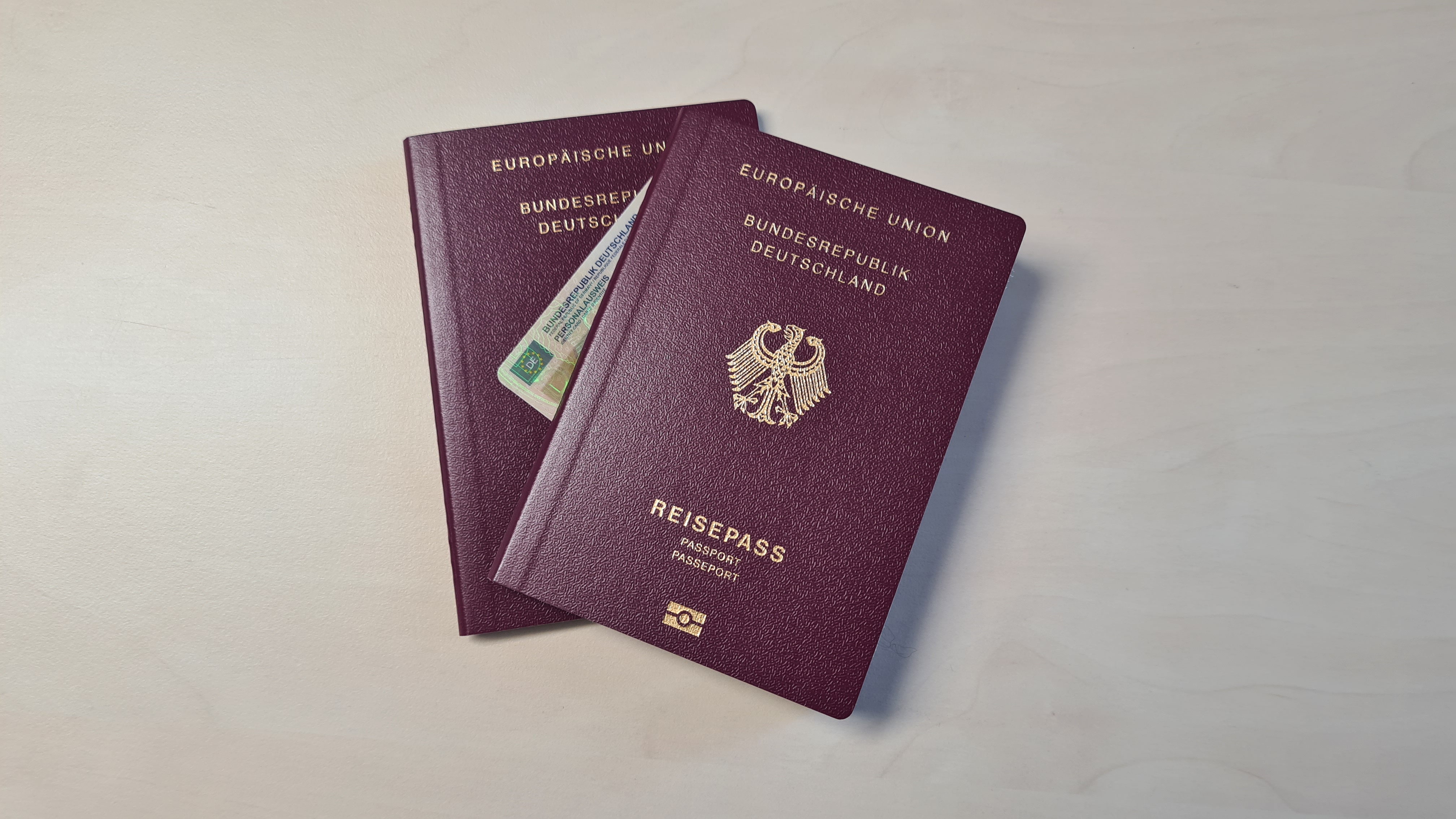 Reisepass und Personalausweis